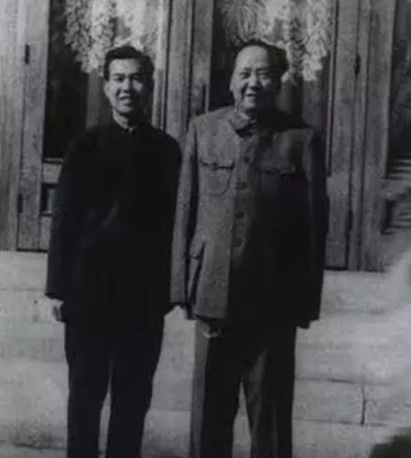 2016年毛泽东秘书高智病重，毛新宇前去看望，高智：后悔离开主席