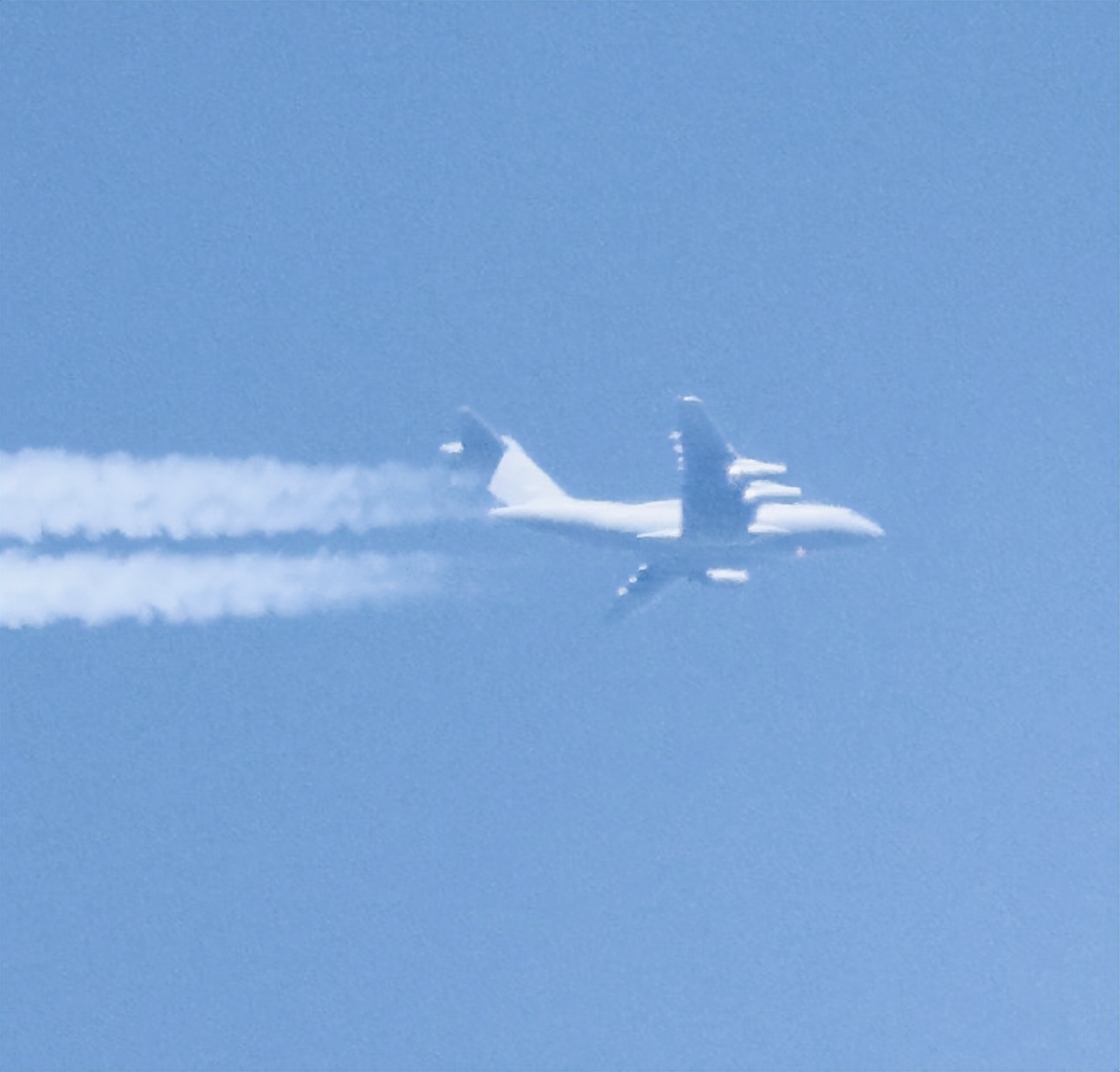 ���ڼ�ս��6����20��Խ��Լ���ɵ�����ά�ǣ���ý�����ͷ��յ���