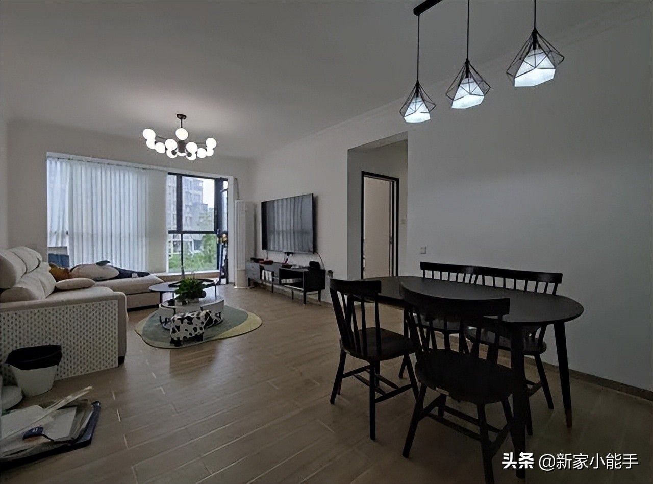 这是我见过最极简装修，效果很耐看，阳台放浴缸泡澡，谁见过？