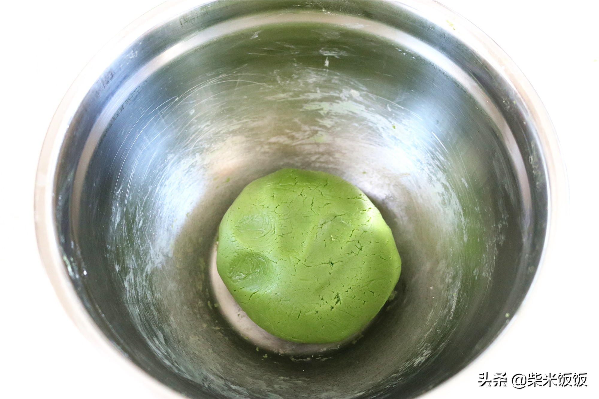 咬一口，酥掉渣，这款炼乳小方太好吃了，做法比面包蛋糕都简单