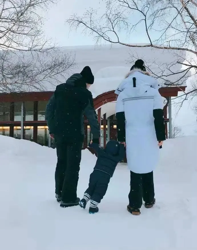 杨颖官宣离婚前还在秀恩爱,疑为新剧加热度,任嘉伦被利用了吗