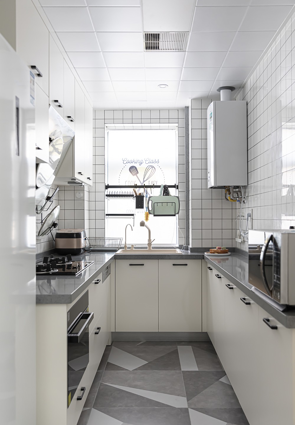 面对17年的老宅，这对南京夫妻花了3个月“穷装”，耐看极了