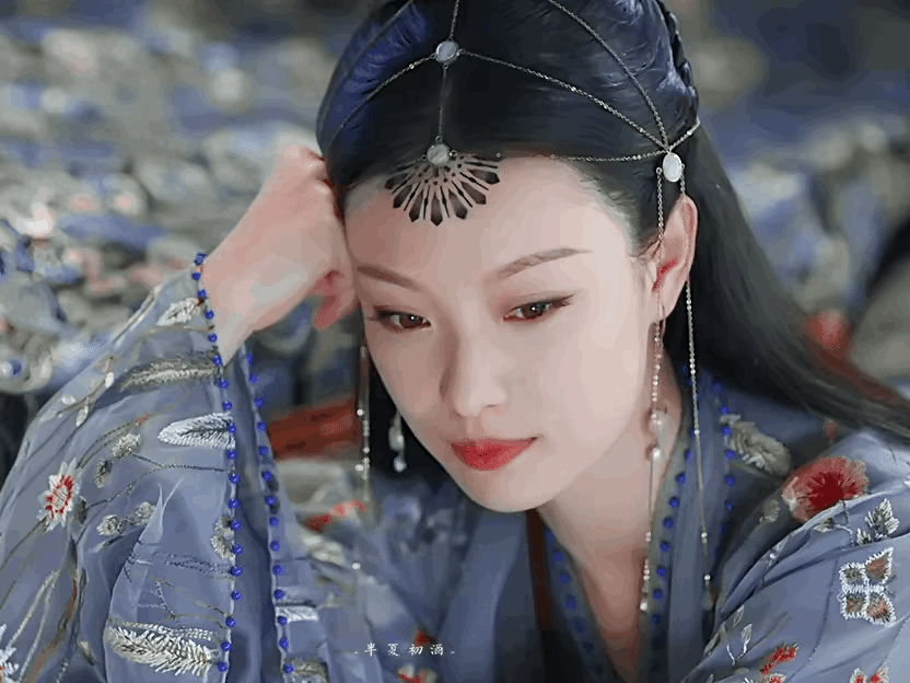 倪妮这个额饰居然是画上去的，剧组好用心