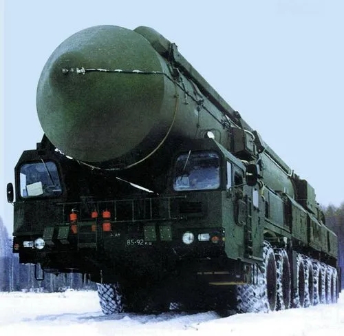 普大帝面对威胁,当即就在俄罗斯境内,试射了一枚萨尔马特洲际导弹,并