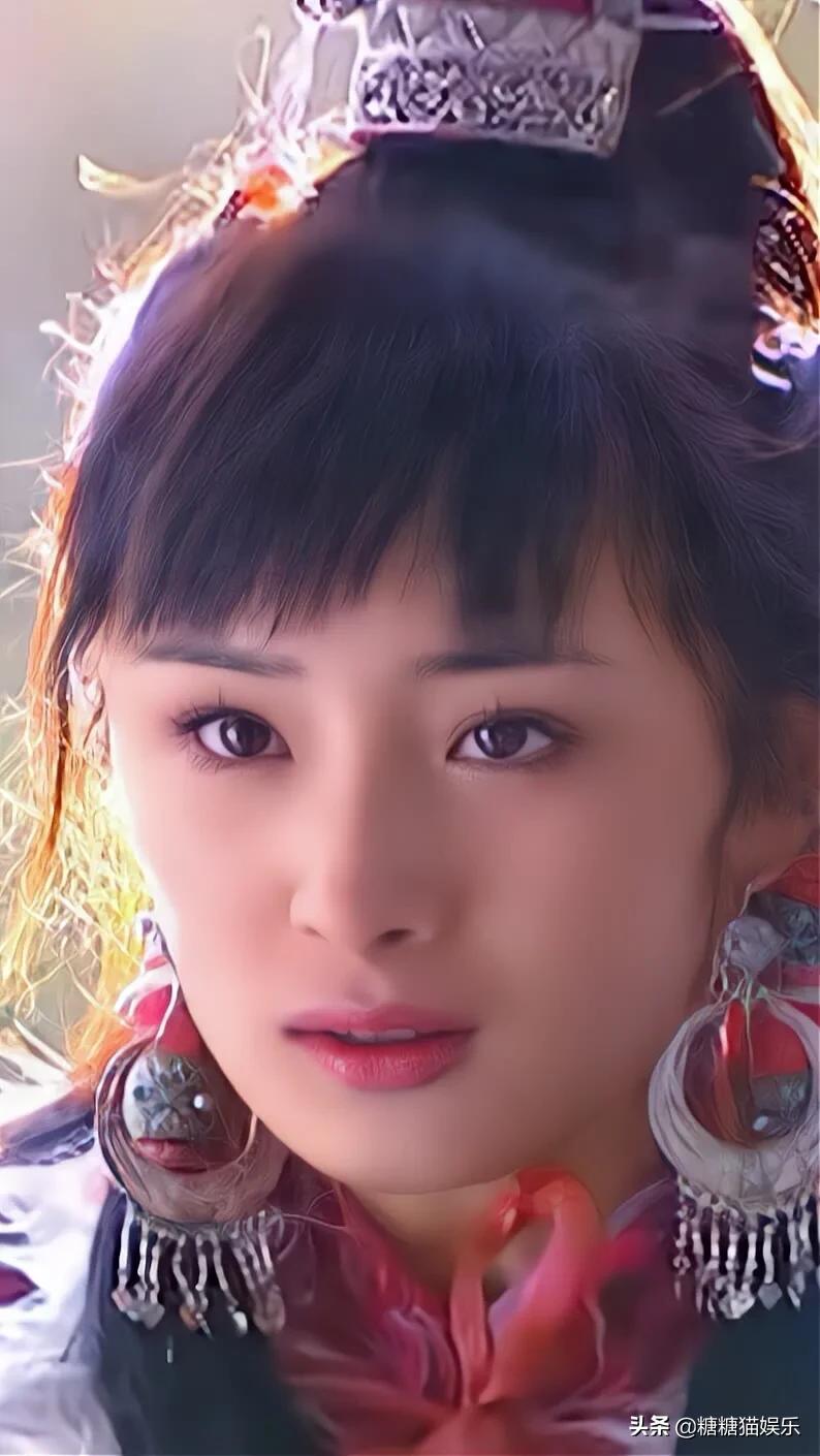 18岁的杨幂：清纯漂亮，灵动可爱