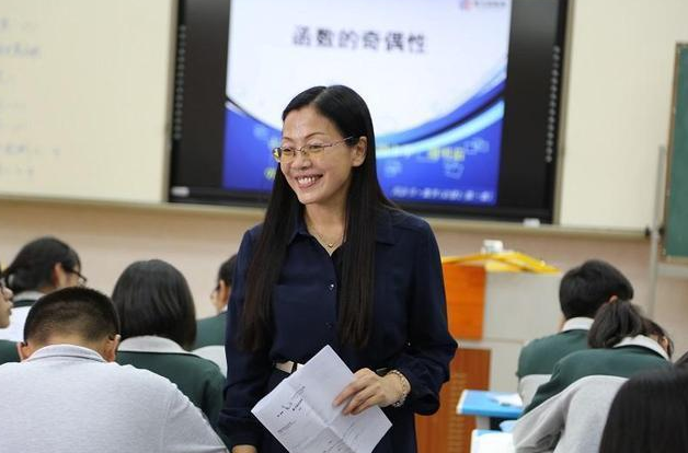 985高校副教授晒年薪，公积金顶普通人月薪，网友：不愧是在上海