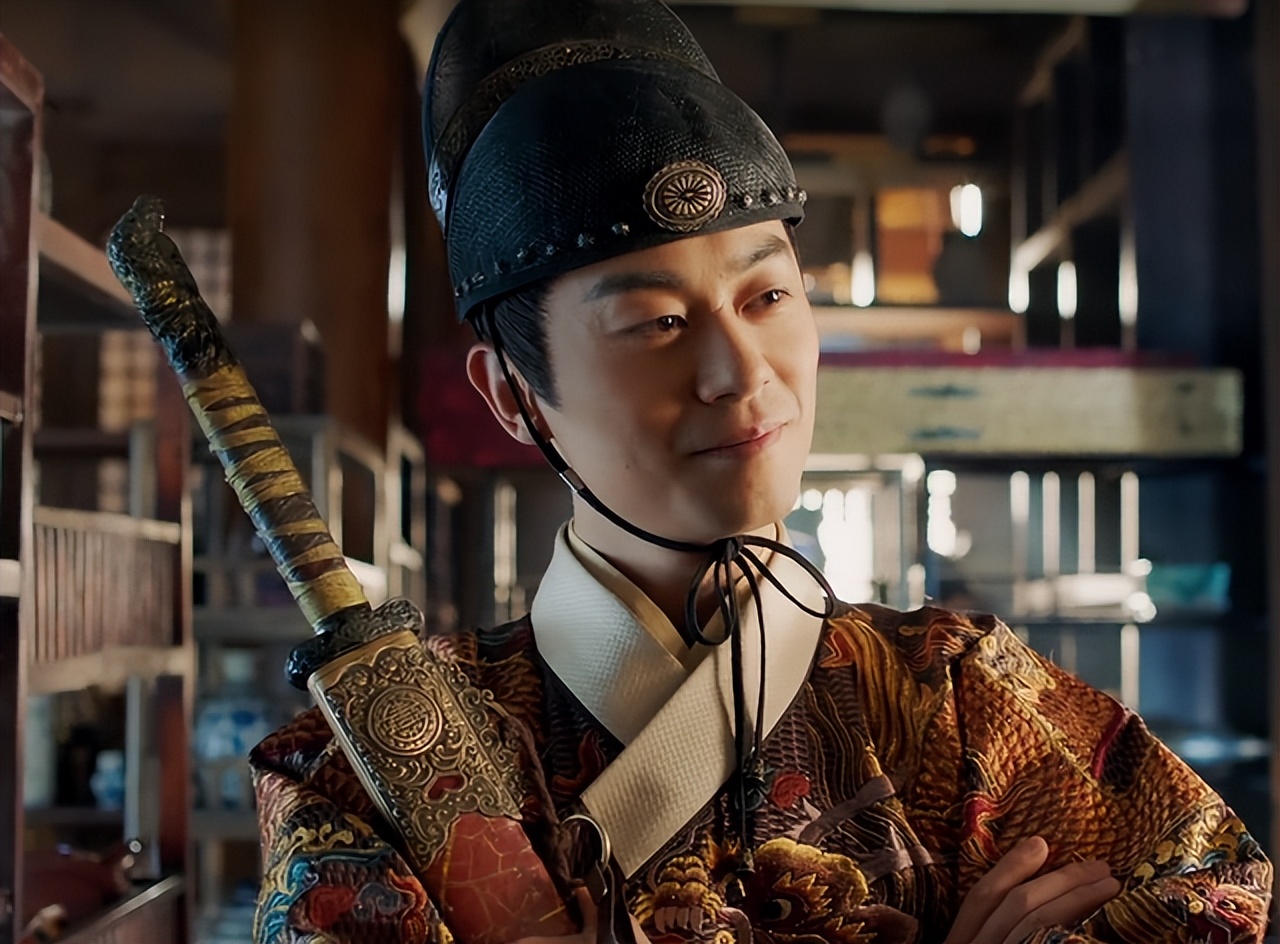 没气质别演锦衣卫!有人穿上飞鱼服优雅霸气,有人仪态不行像太监