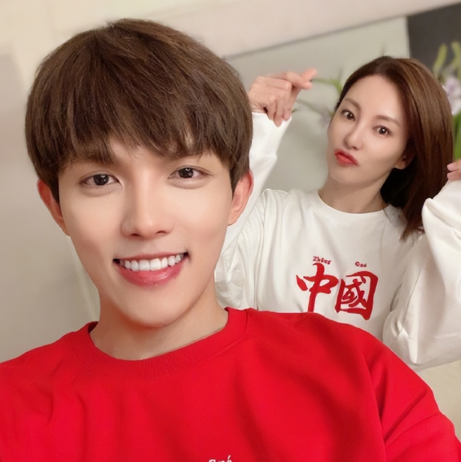 表面“人间清醒”，实际生活却一团糟，这些女星实在令人尴尬