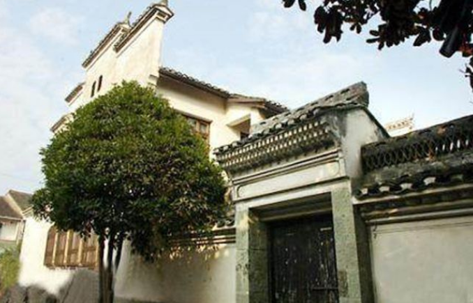 导演谢晋：三个儿子死得死病的病，黄连都没我的生活苦