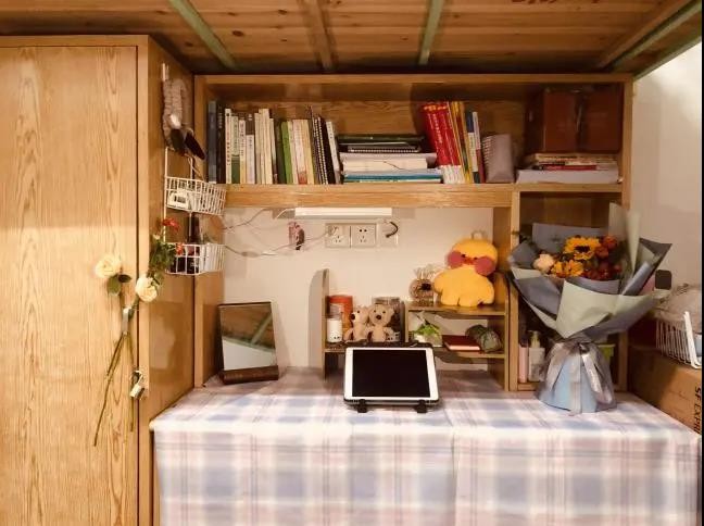 上课学化妆？湖北高校这堂“宝藏课程”火了，结课作业竟是做口红！