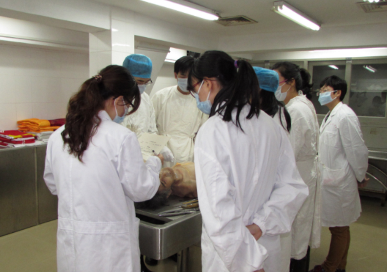 医学“四大天王”重新洗牌？协和稳居第一，华西医排名争议大