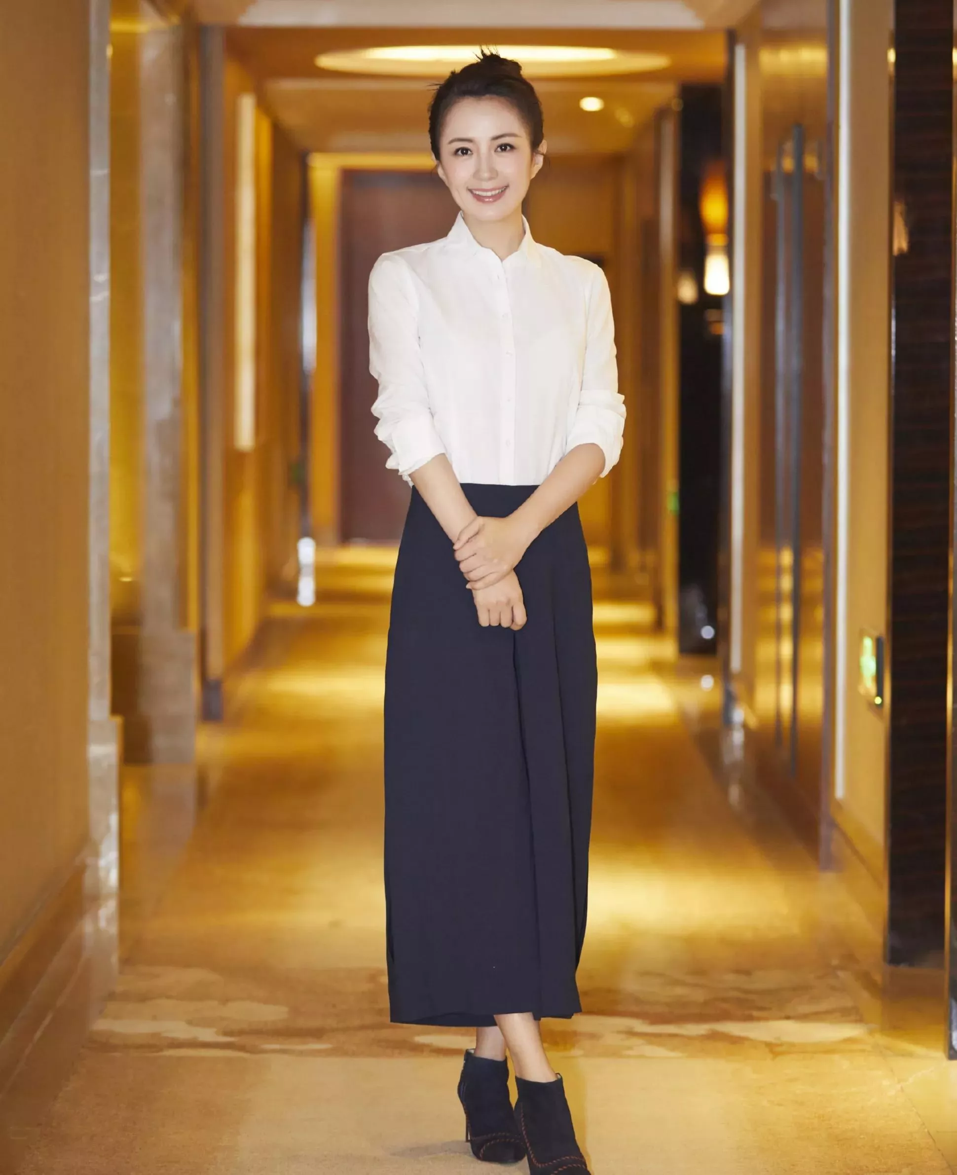 "爱心大使"杨童舒:优雅美丽温婉迷人高清写真集(1)