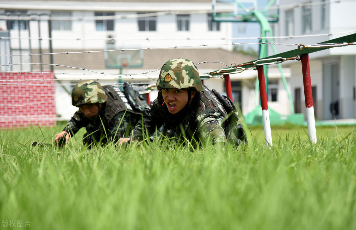 孩子准备初中毕业，上什么学校好，学什么专业能在部队有发展前途