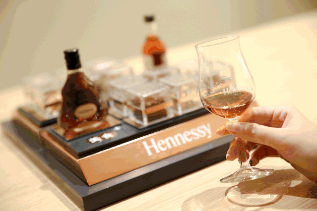 酒类品牌纷纷入局体验经济