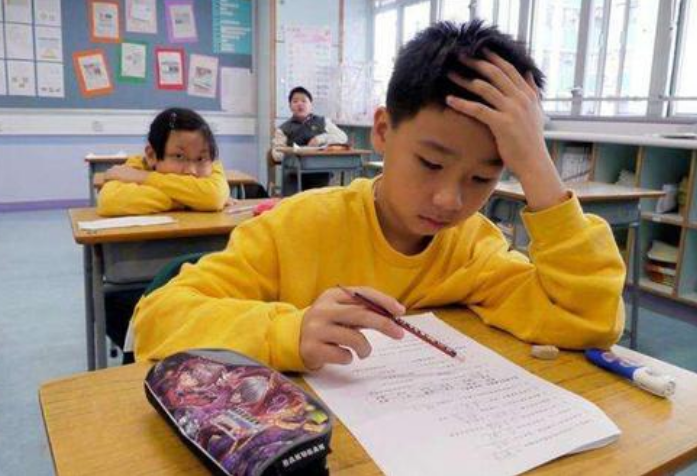 “双减后再无中等生！”12年老教师期末感慨，让家长感同身受