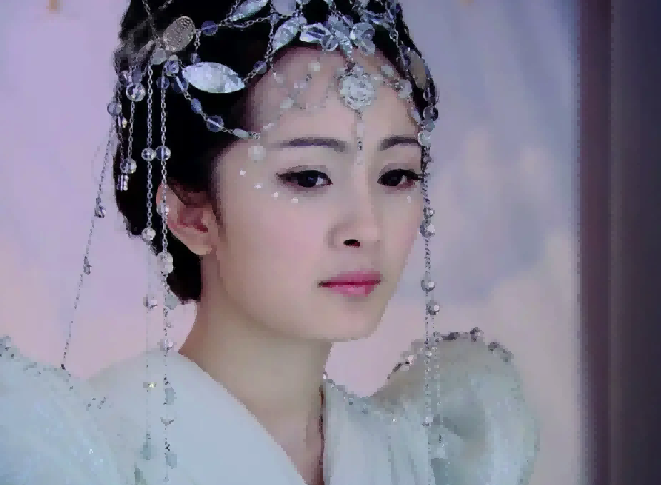 颜值不够别带“额饰”！13位女星造型PK，谁才撑得起倾国倾城