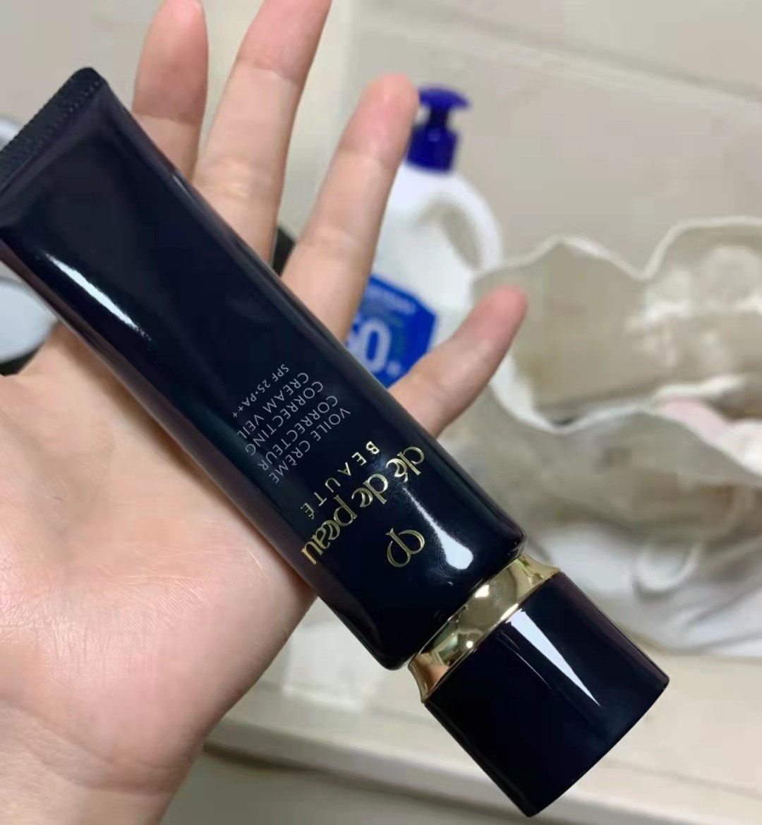 油皮适合哪些粉底液？有这4款就够了，轻松打造细腻的皮肤状态