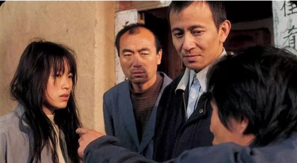 18岁女大学生杨咏：被拐卖到深山，赤身被锁成生子机器，让人泪目