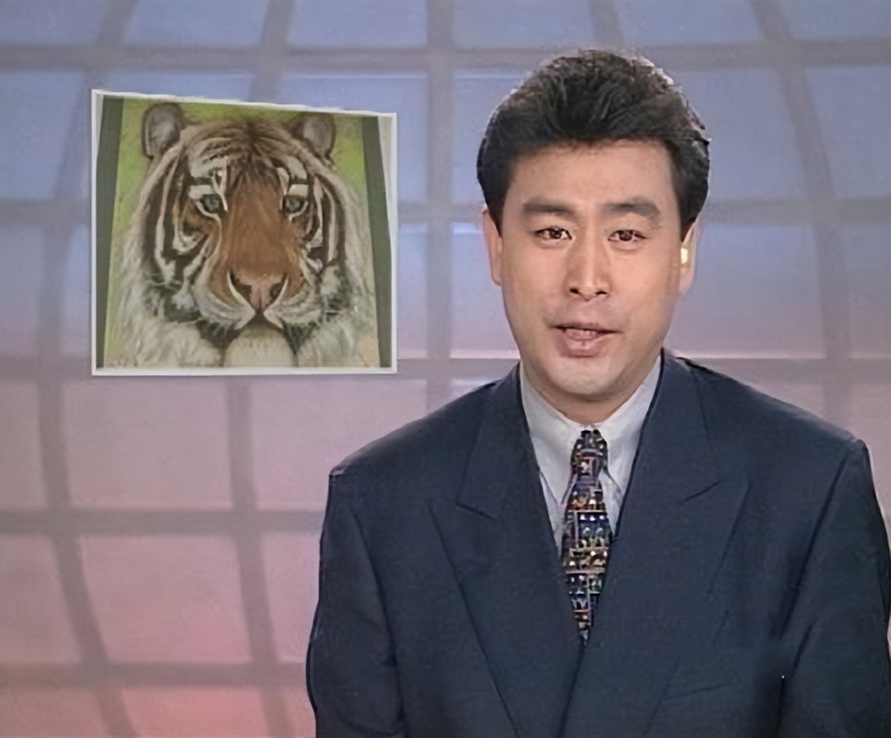 清华大学幼儿园园长之子，央视主持32年0失误，为何61岁依旧单身