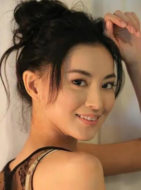 莫小棋:大学怀孕生子,预言贾乃亮婚姻,黄海波花600万追她