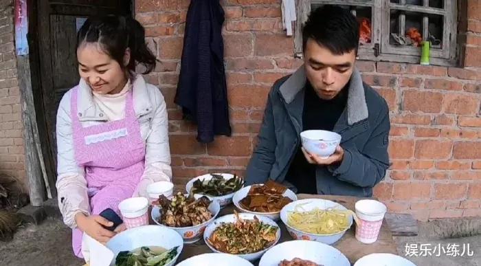 《小乔行中国》抖音网红整天去丈母娘家蹭饭火了