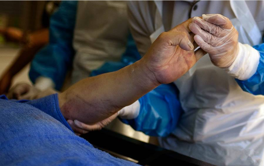 95后入殓师陈韵秋：每年处理400具遗体，从不用手直接触碰尸体