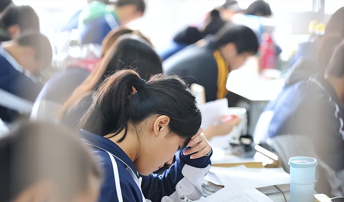2022年高考时间有变动，部分地区考试时间延后一些，学生要早知道