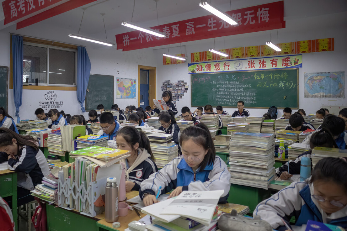 高三一模只考了350分，该参加高考还是走单招，聪明学生这样选