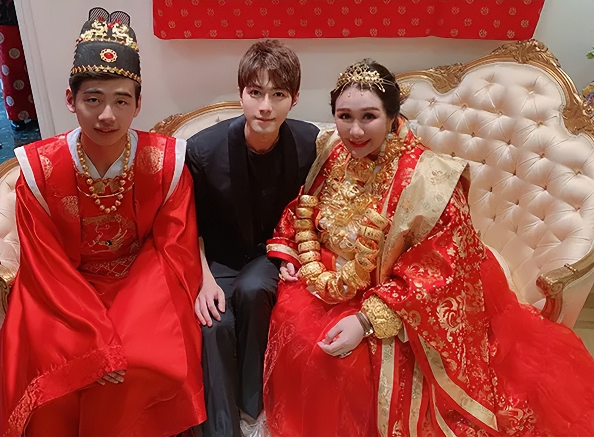 “叛逆千金”何超盈：生于千亿豪门，为何偏携14亿嫁“寒门学霸”