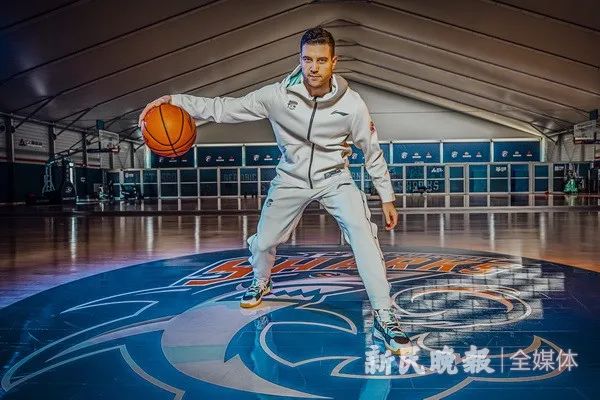 弗雷戴特为什么不在nba驻足(回眸2021｜新民晚报摄影记者的“年度相册”⑦：星汉灿烂)