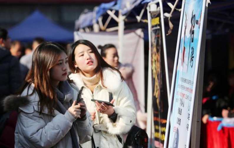 3大“亮红灯”的大学专业，多所高校已撤销，市场营销最没前途？