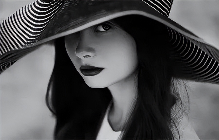 「人像摄影」乌克兰摄影师拍得优雅美女作品欣赏