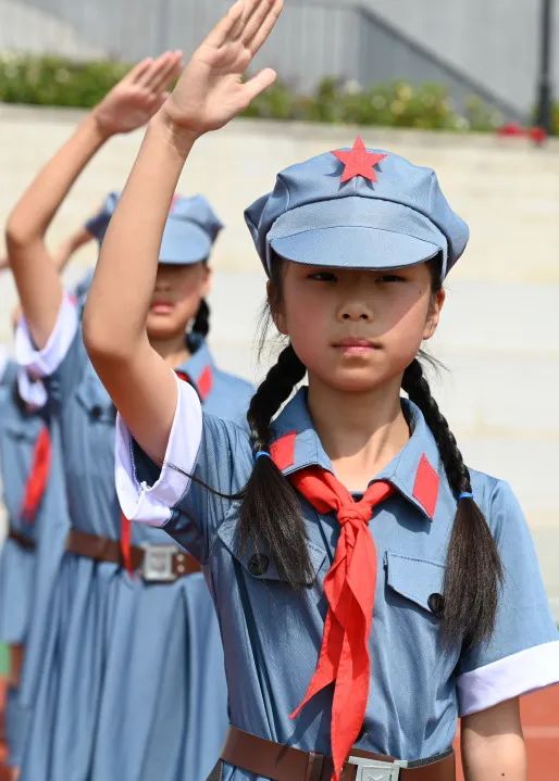 一周一礼 | 致敬最可爱的人新中附小 四川天府新区新兴中学附属小学