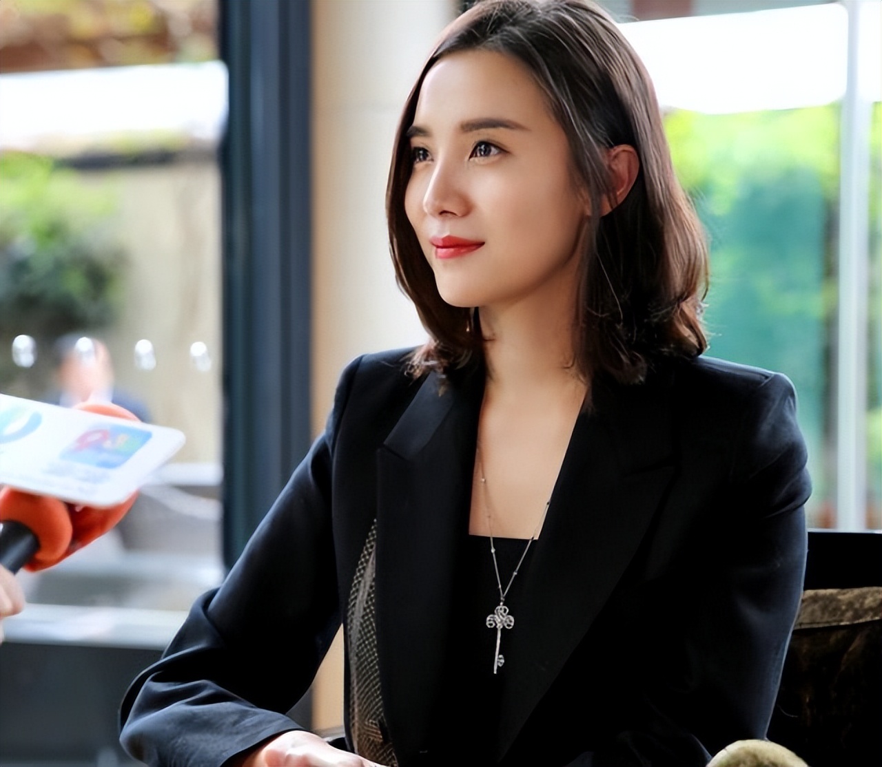 同样饰演职场女精英，把陈数、姚晨和杨颖放在一起，差距就出来了