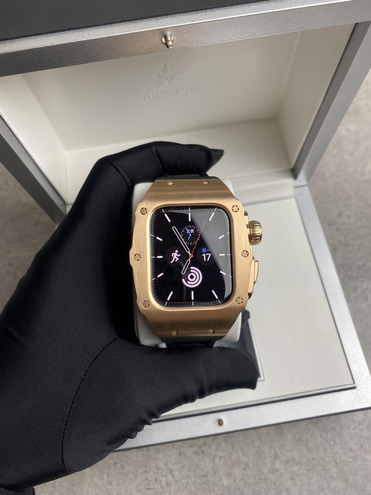 苹果和理查德米勒强强联手，限量定制版苹果手表横空出世