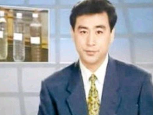 清华大学幼儿园园长之子，央视主持32年0失误，为何61岁依旧单身