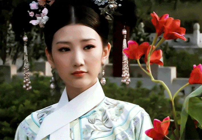 角色设定平平无奇，演员却个个长相惊艳，你管这叫“路人脸”？