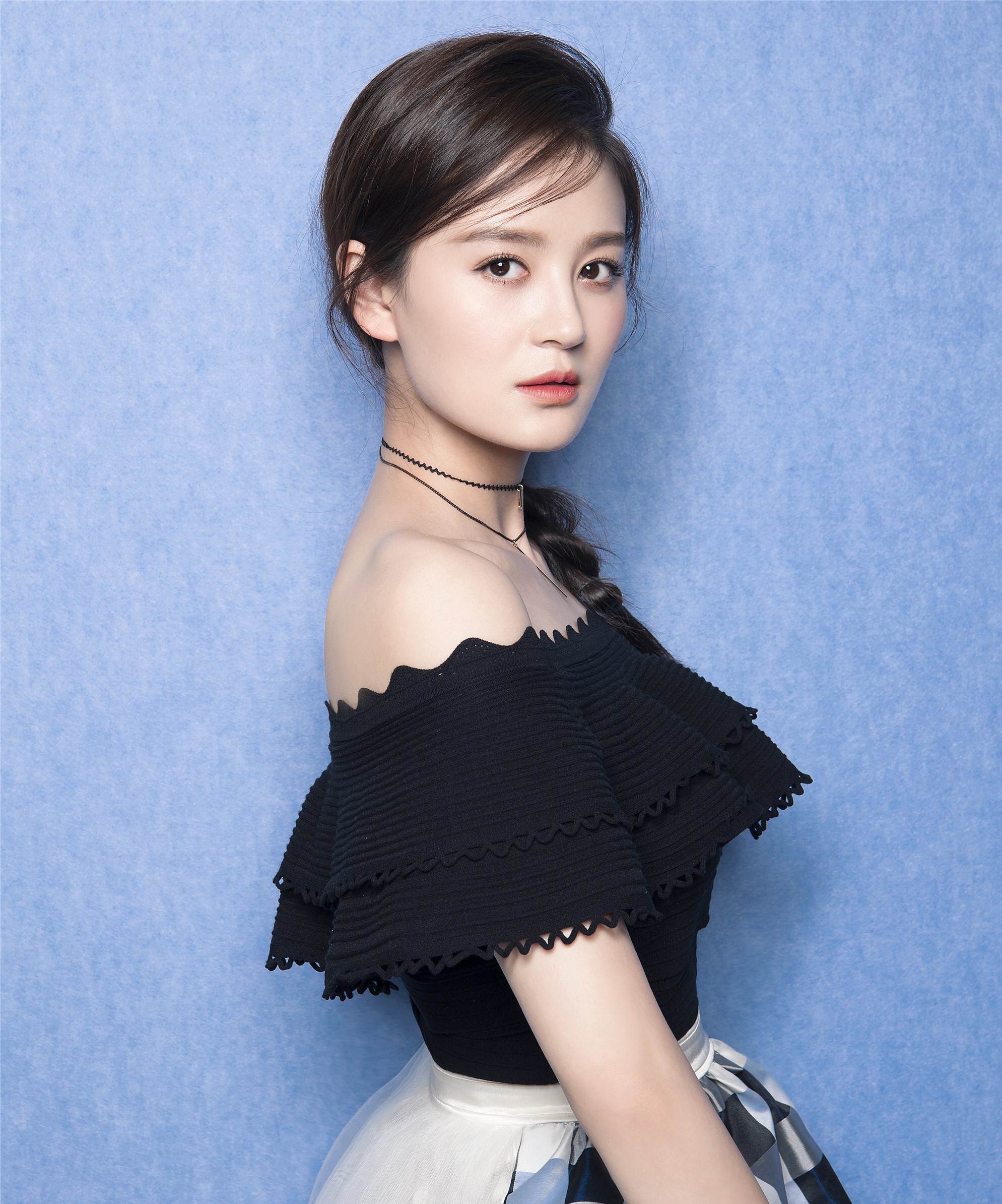 92年湖北女演员曾一萱，清新靓丽