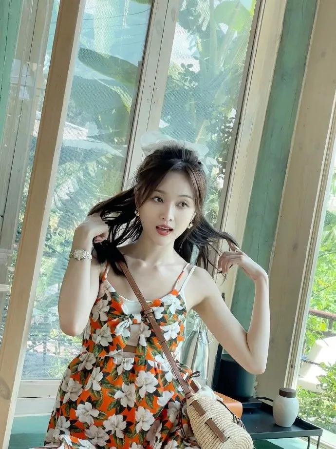 吴宣仪今日的私服解析，叙写清新凉爽的夏季日常！​​​