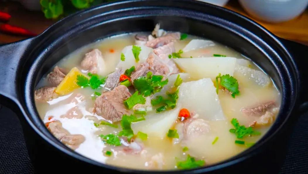 清炖羊肉汤