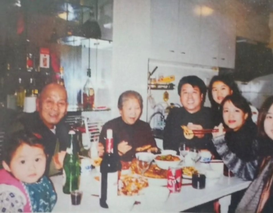 真的吗？关晓彤还有个同父异母的姐姐叫“关晓丹”