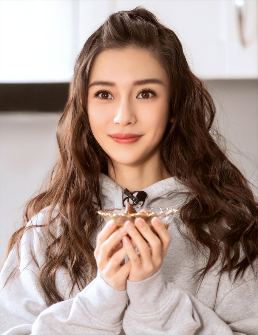 刚出名就耍大牌？顶撞狡辩、抠图轧戏、带头网暴，这些明星可真行