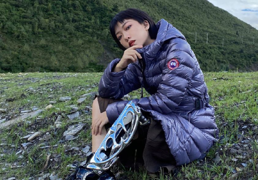 加拿大鹅和剪刀哪个好？对比后发现：国外羽绒服还不如国产波司登