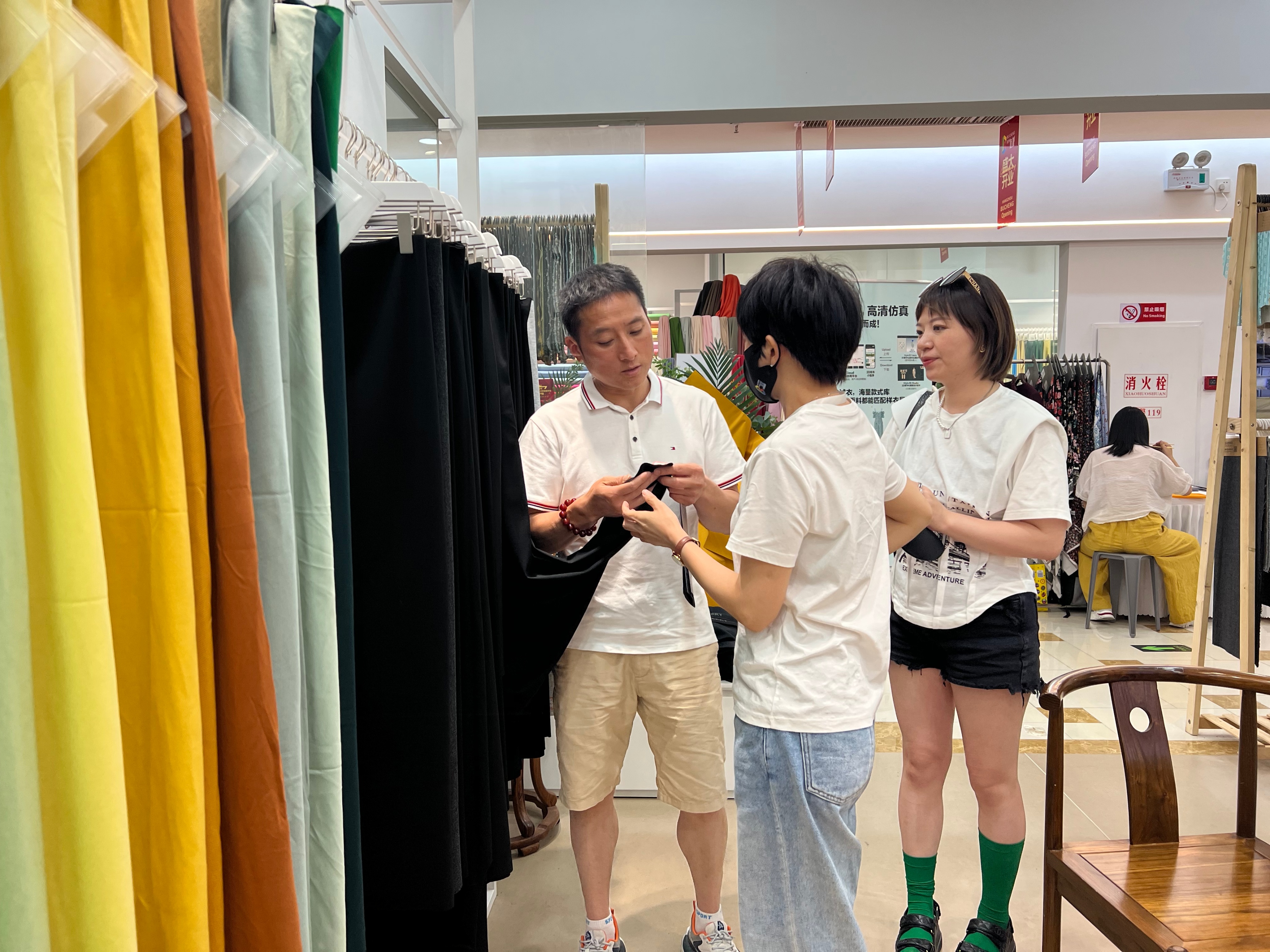 打造一站式“现货”供应 布城成功入驻杭州服装产业商圈