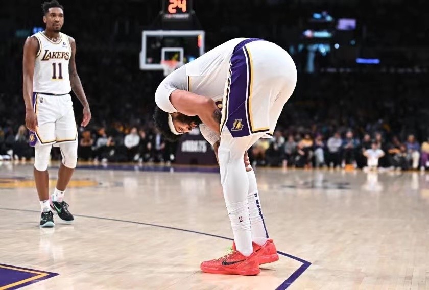 哪些nba球员发声(隔空互怼！詹姆斯力挺湖人新赛季王者归来！NBA名记：嘴强王者)