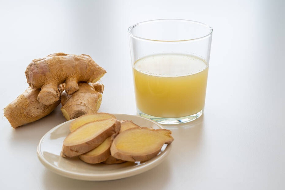 夏至将至,生姜和牛奶是绝配,每天喝1杯,顺时而食,精力充沛