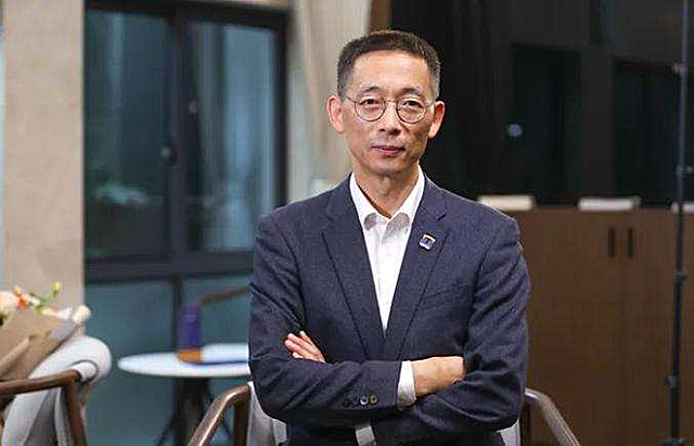 中国女孩发明磁悬浮汽车，拒绝国外千万美元回国：技术属于中国