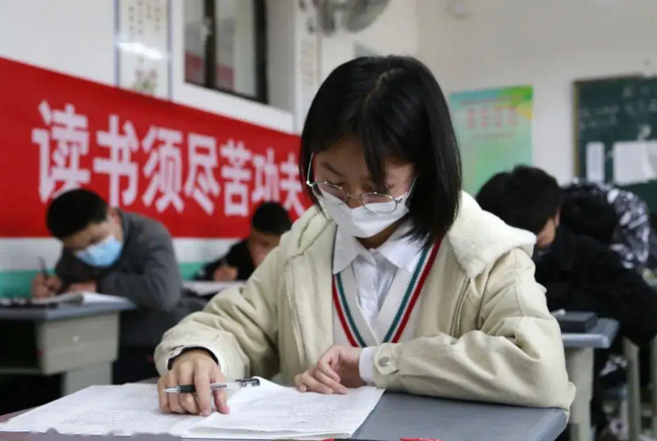 2022年高考迎来调整，难度或将直线升级，真是计划赶不上变化