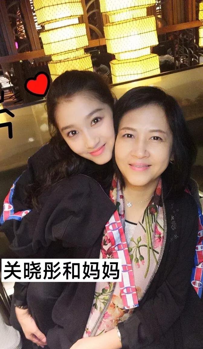 19位女星母女合照，你看谁更像妈妈？