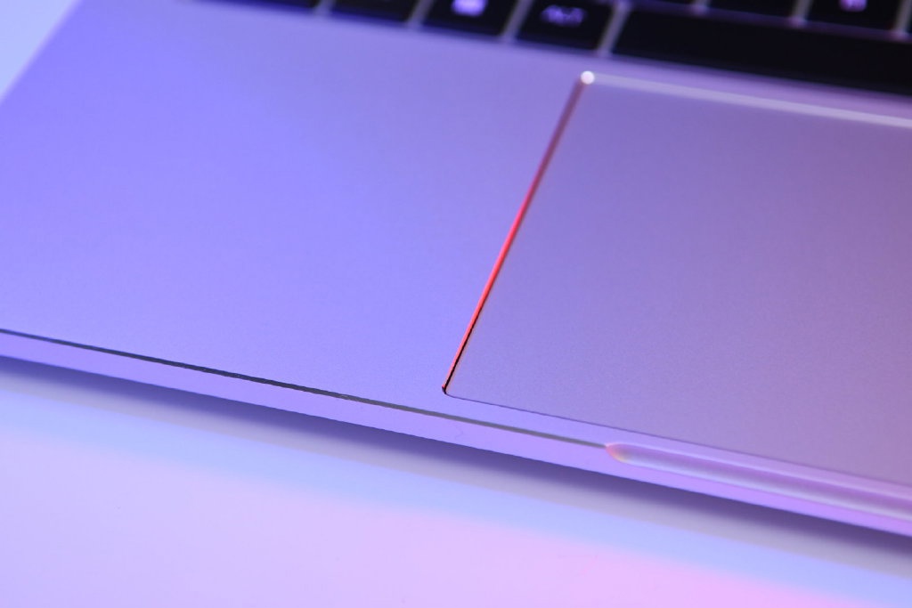 机械革命预热新款Code 01 笔记本，64GB 内存顶配版价格犀利